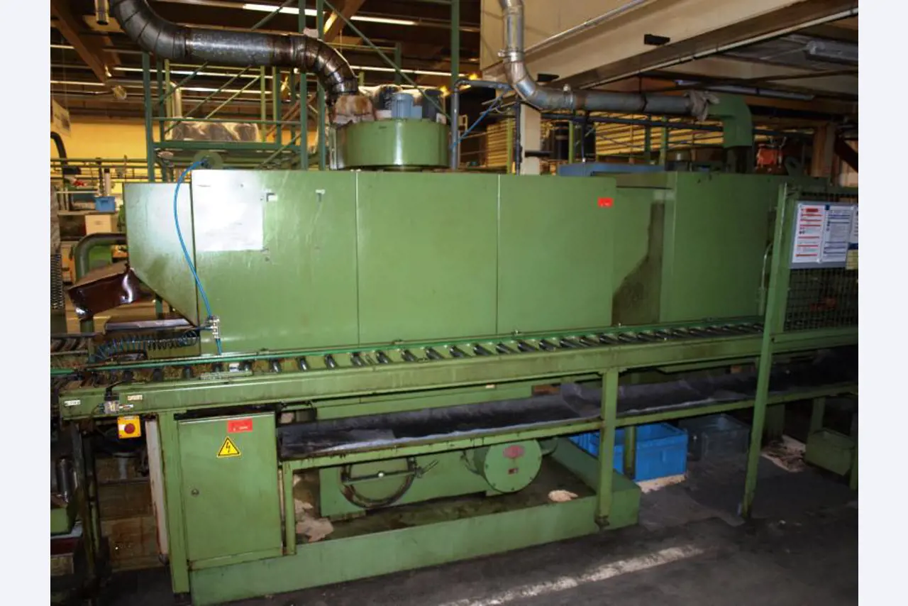 gepflegte Werkzeuge / <br>Zubehör sowie sonstige Betriebsmittel
-1