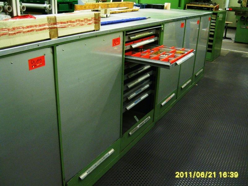 gepflegte Werkzeuge / <br>Zubehör sowie sonstige Betriebsmittel
-12