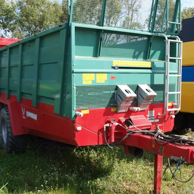 přívěs na hnojivo Farmtech Megafex 2200