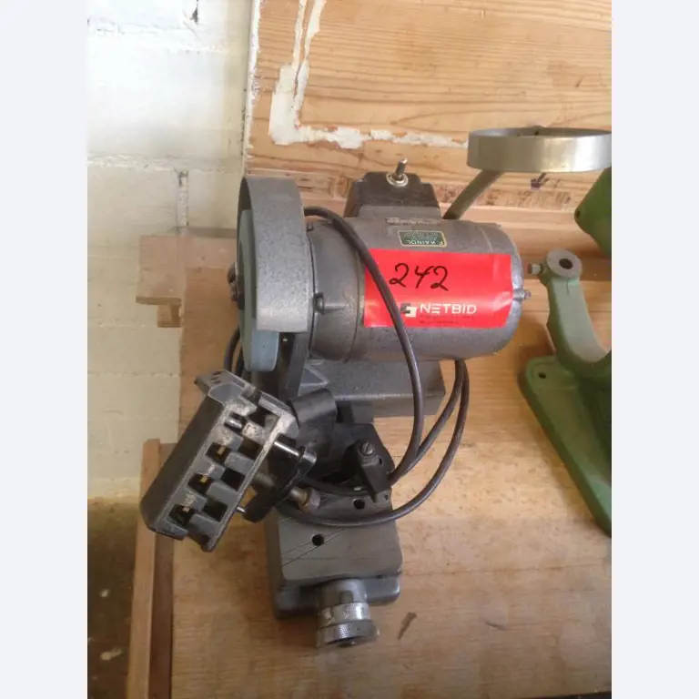 Werkzeug- und Holzbearbeitungsmaschinen sowie weitere Werkstattausrüstung -1