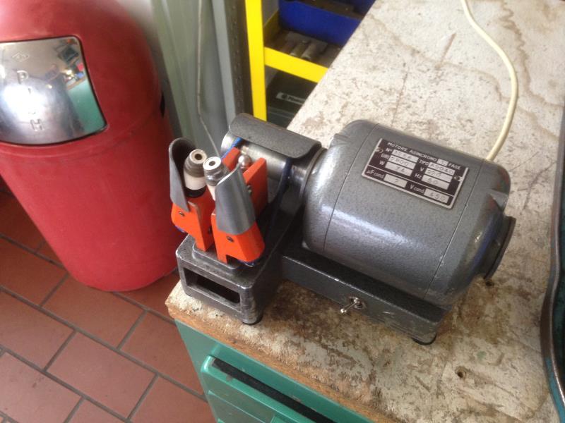 Werkzeug- und Holzbearbeitungsmaschinen sowie weitere Werkstattausrüstung -1