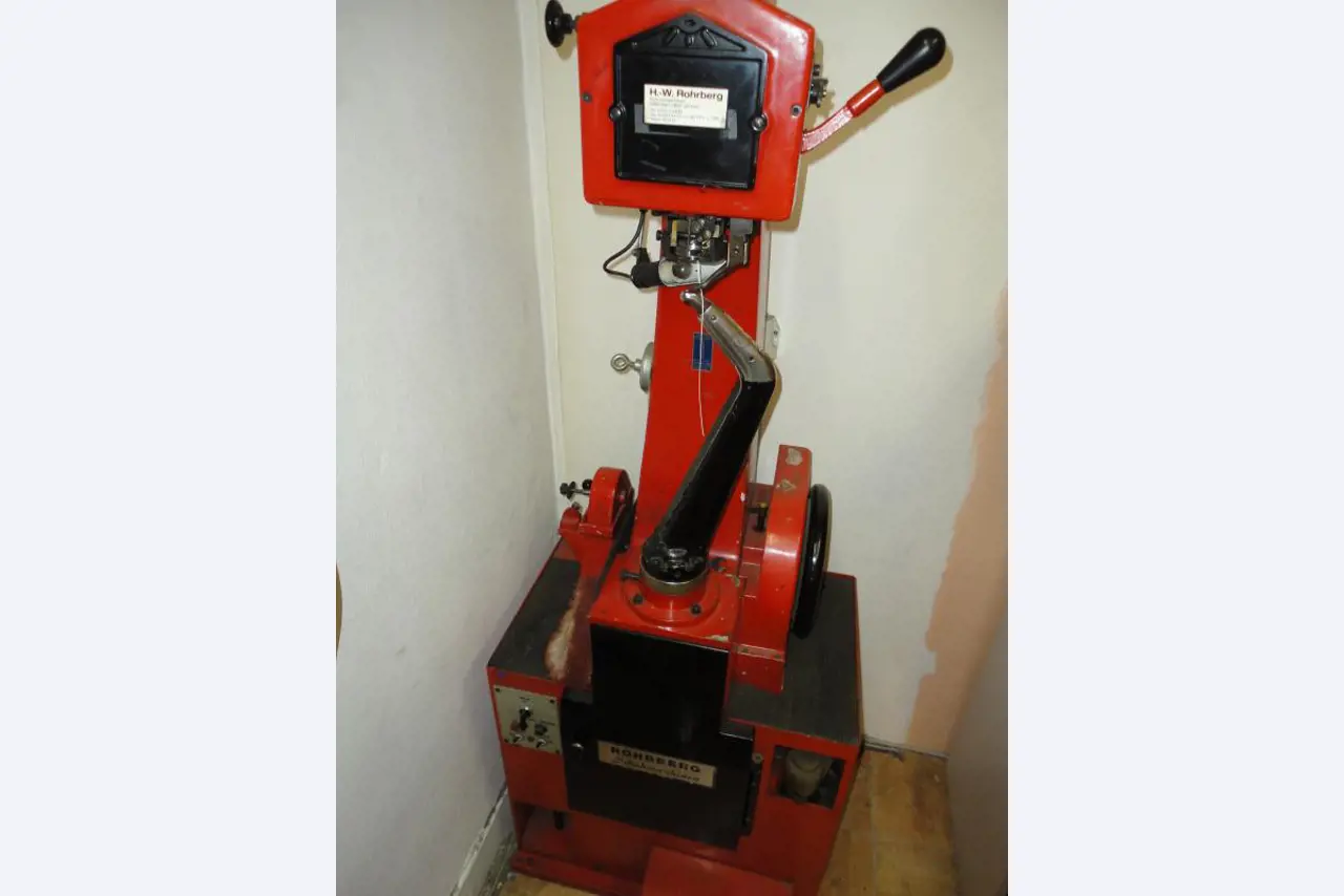 shoe- and locksmith-18