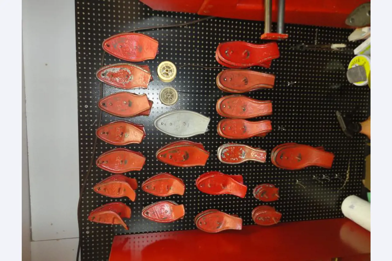 shoe- and locksmith-23