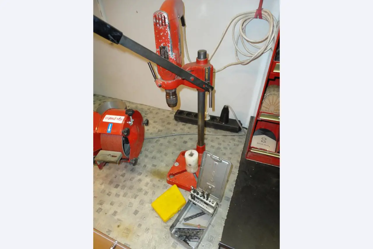 shoe- and locksmith-27
