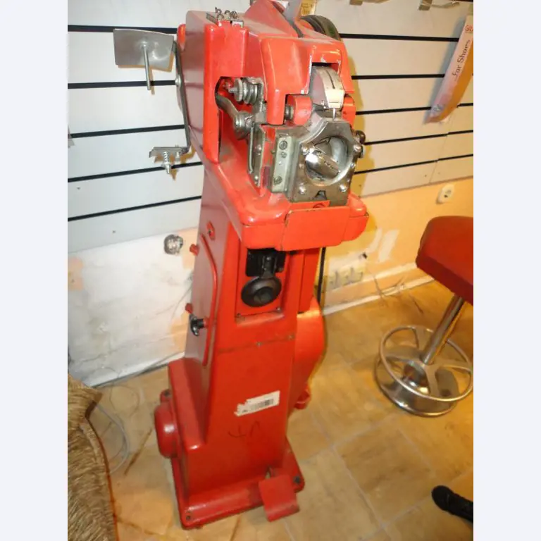 shoe- and locksmith-30