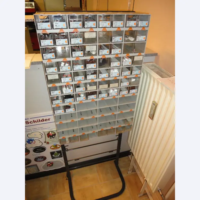 shoe- and locksmith-35