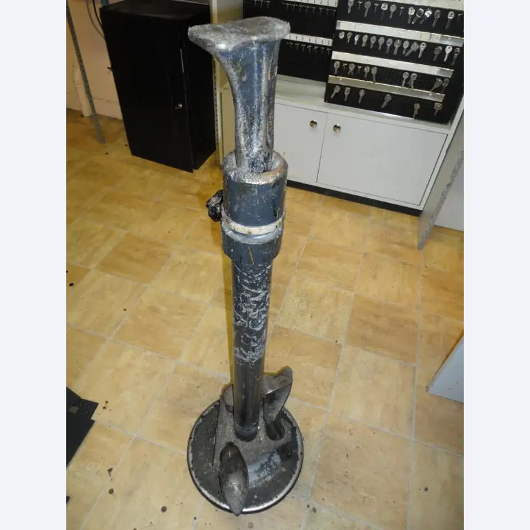 shoe- and locksmith-39