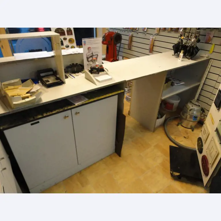 shoe- and locksmith-40