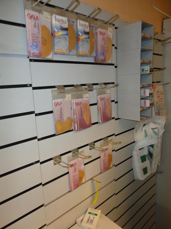 shoe- and locksmith-46