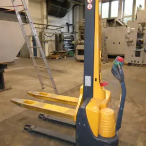 electronical high-lift hand truck Jungheinrich EMC 110