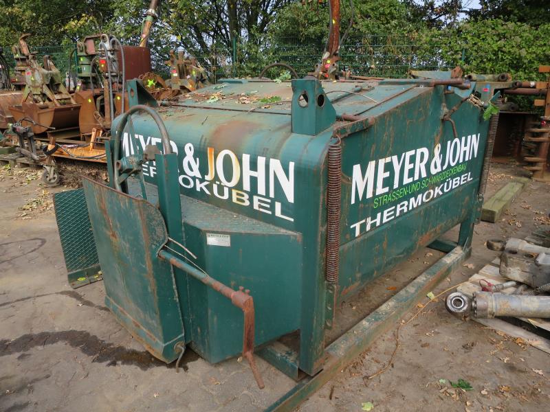 dobro vzdrževani gradbeni stroji in oprema <br>kot tudi tehnologija gradnje predorov.-3