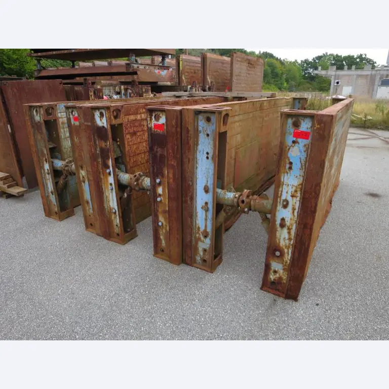 máquinas e equipamentos de construção bem conservados <br>bem como tecnologia de construção de túneis-1