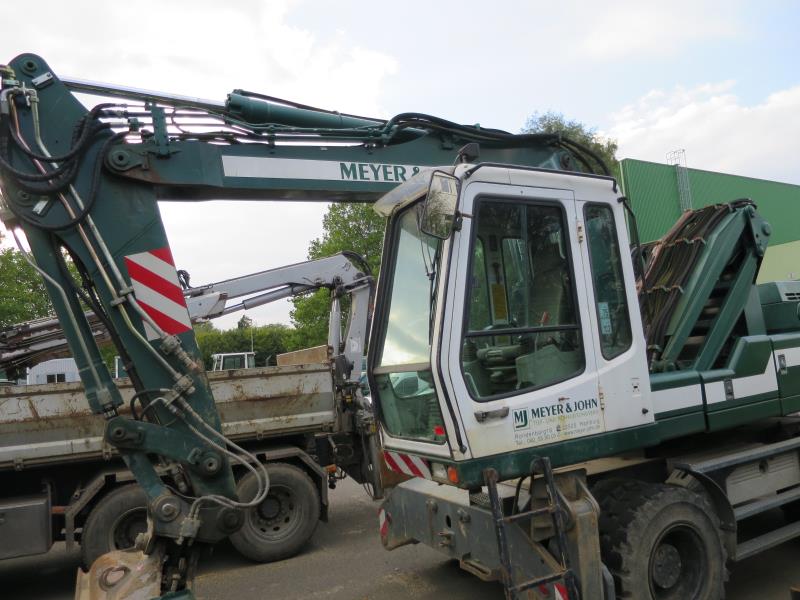 des machines et engins de chantier bien entretenus <br>ainsi que la technique de creusement des tunnels-1