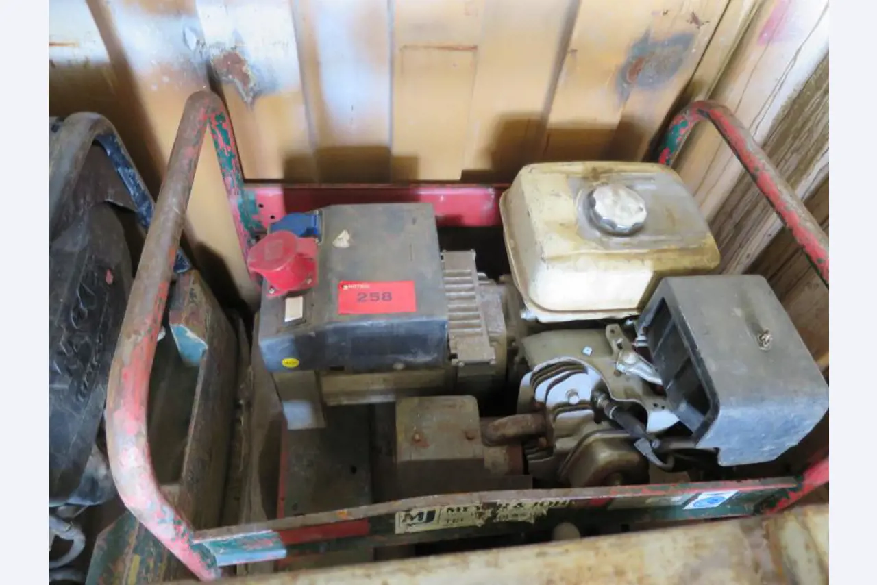 máquinas e equipamentos de construção bem conservados <br>bem como tecnologia de construção de túneis-1