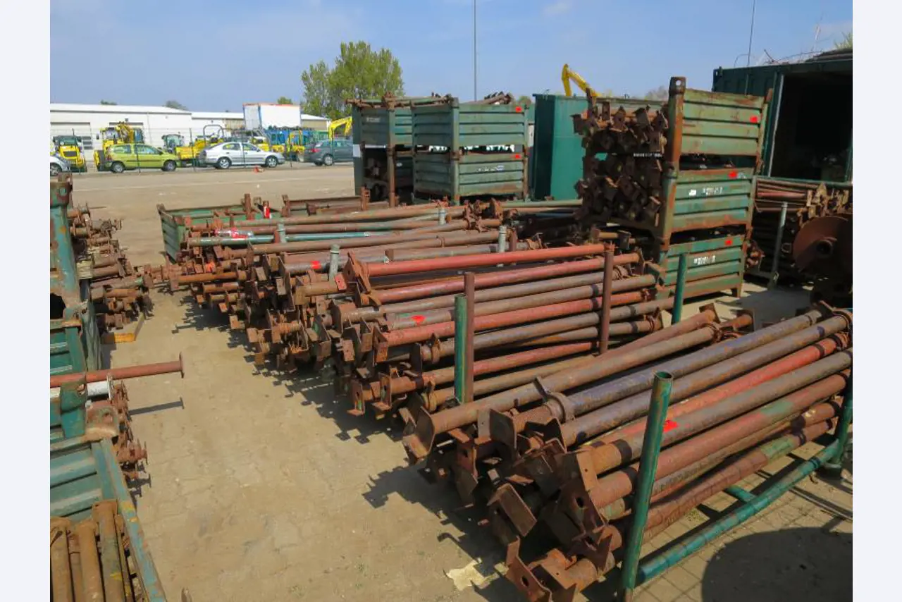máquinas e equipamentos de construção bem conservados <br>bem como tecnologia de construção de túneis-1