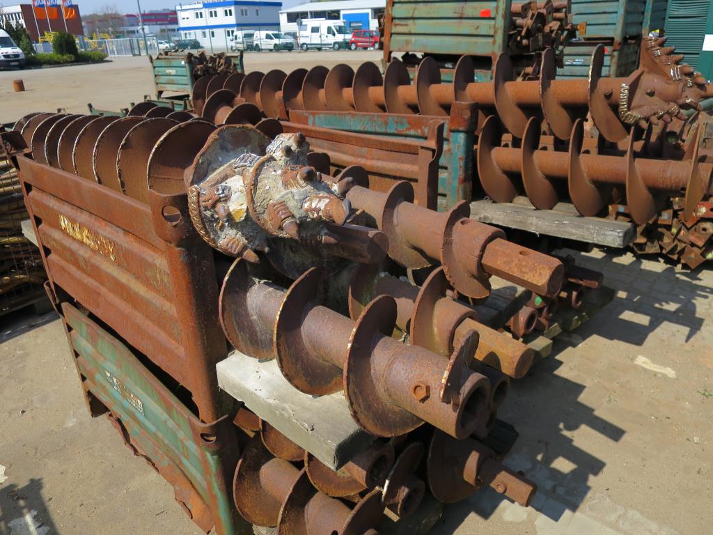 well-maintained construction machinery and equipment-2