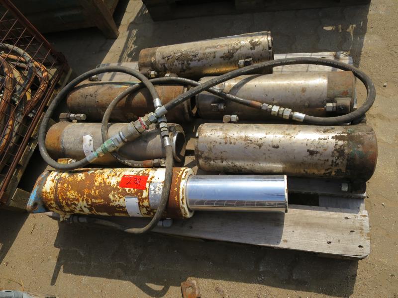 des machines et engins de chantier bien entretenus <br>ainsi que la technique de creusement des tunnels-1