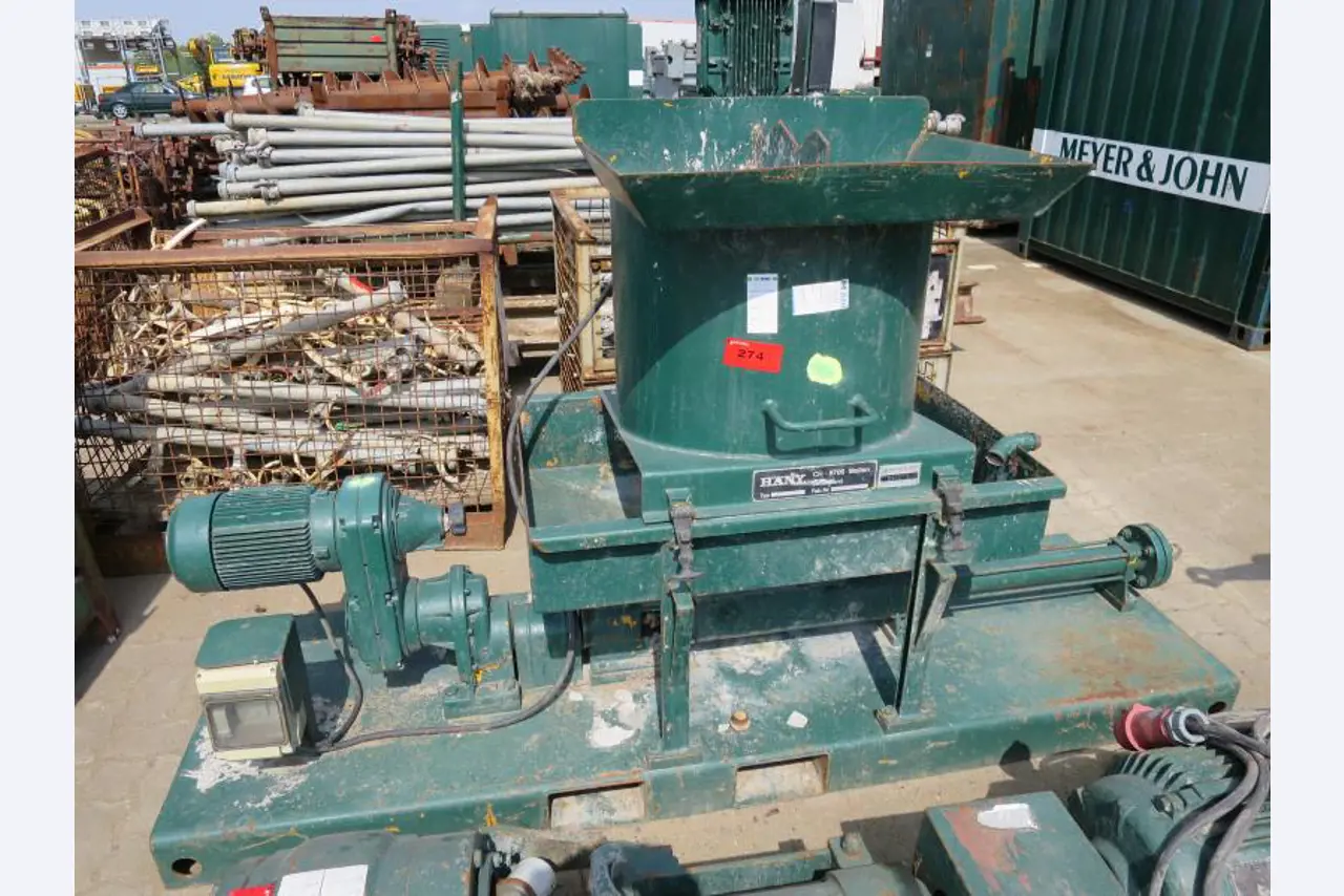 máquinas e equipamentos de construção bem conservados <br>bem como tecnologia de construção de túneis-1