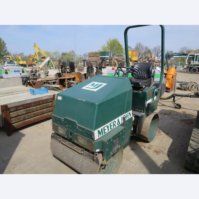 well-maintained construction machinery and equipment-1