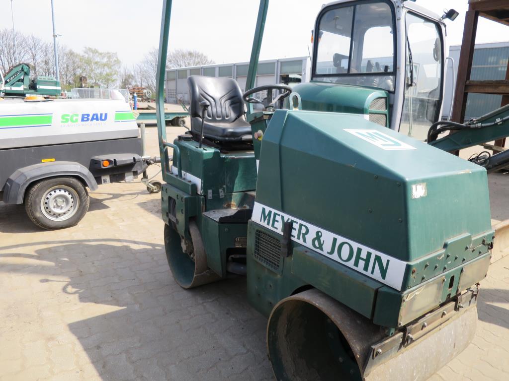 well-maintained construction machinery and equipment-2