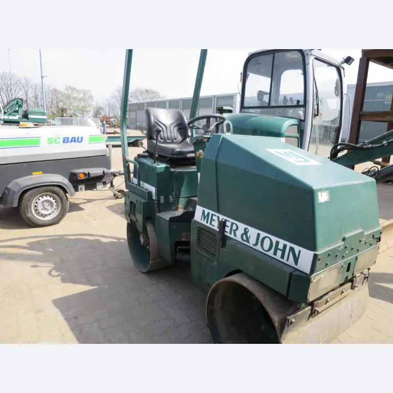 well-maintained construction machinery and equipment-2