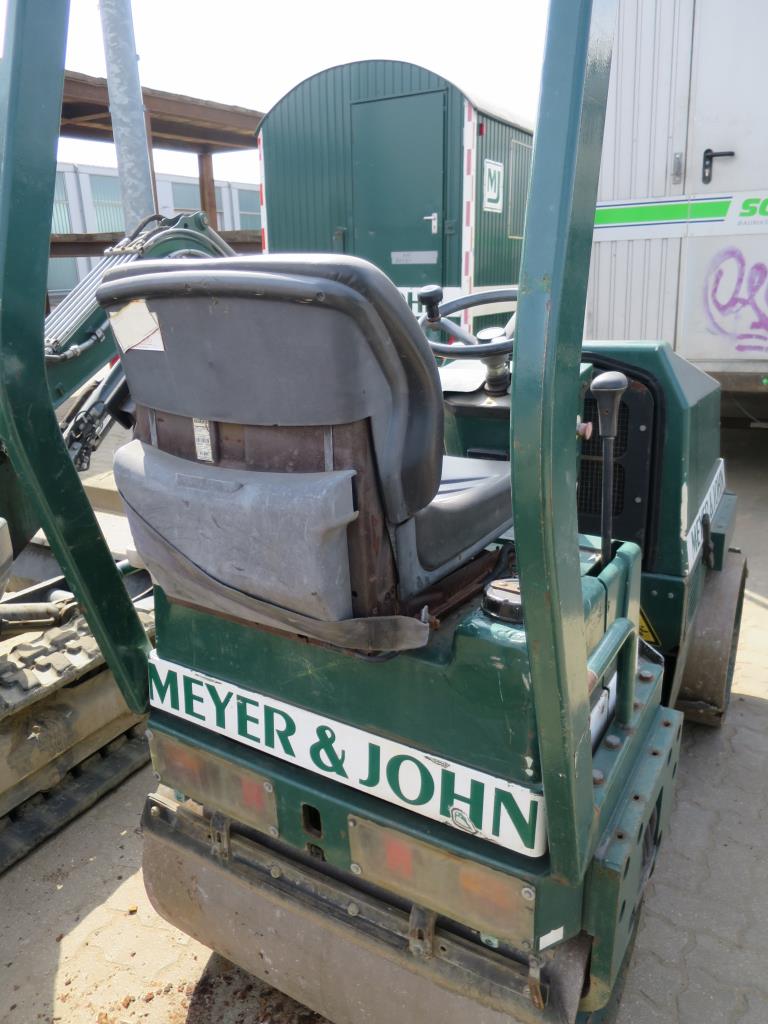 well-maintained construction machinery and equipment-3