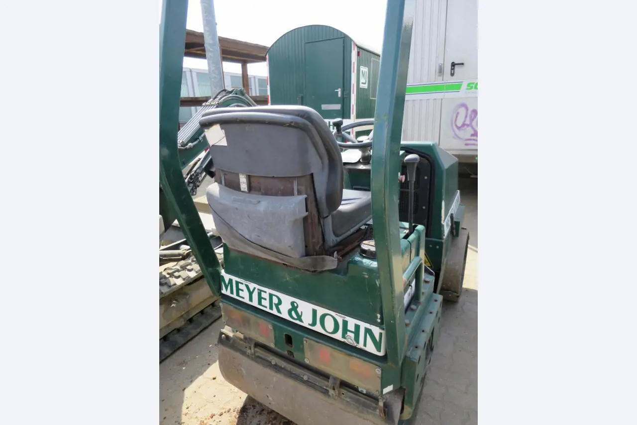 well-maintained construction machinery and equipment-3