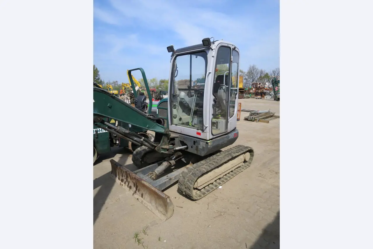 well-maintained construction machinery and equipment-2