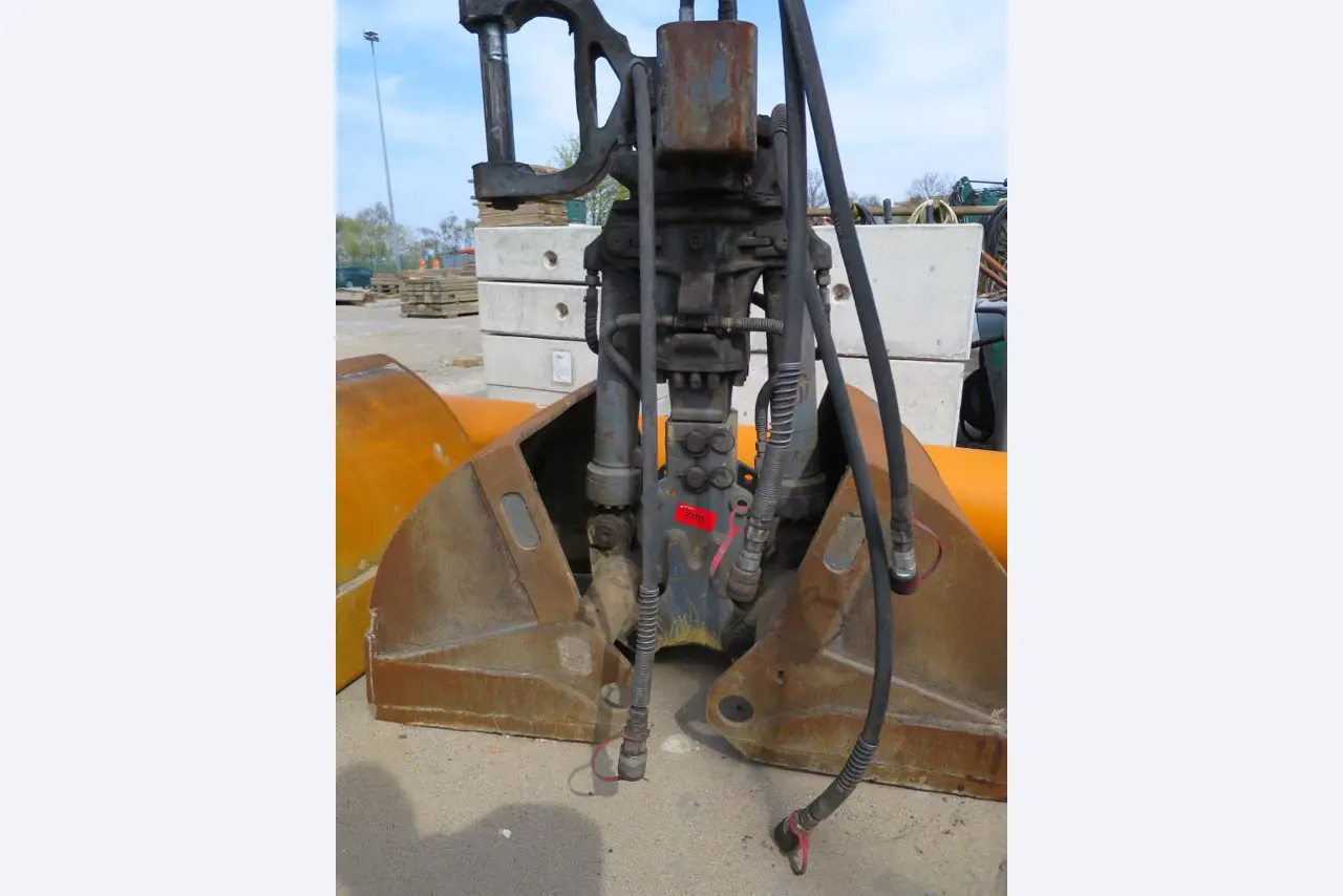well-maintained construction machinery and equipment-1