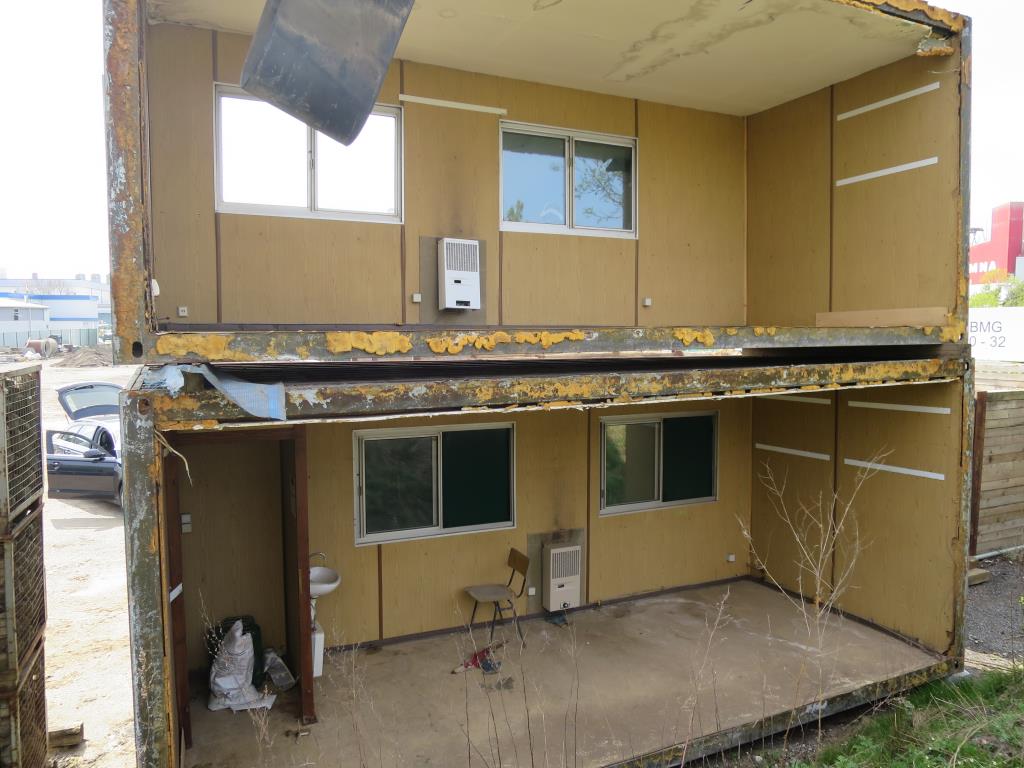 dobro vzdrževani gradbeni stroji in oprema.-2