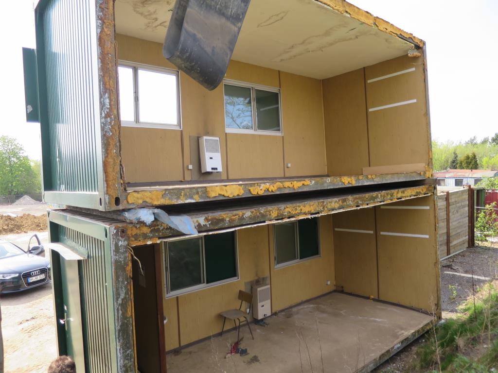 dobro vzdrževani gradbeni stroji in oprema.-3