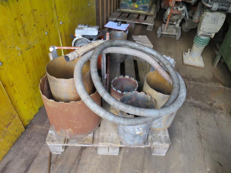 dobro vzdrževani gradbeni stroji in oprema <br>kot tudi tehnologija gradnje predorov.-2