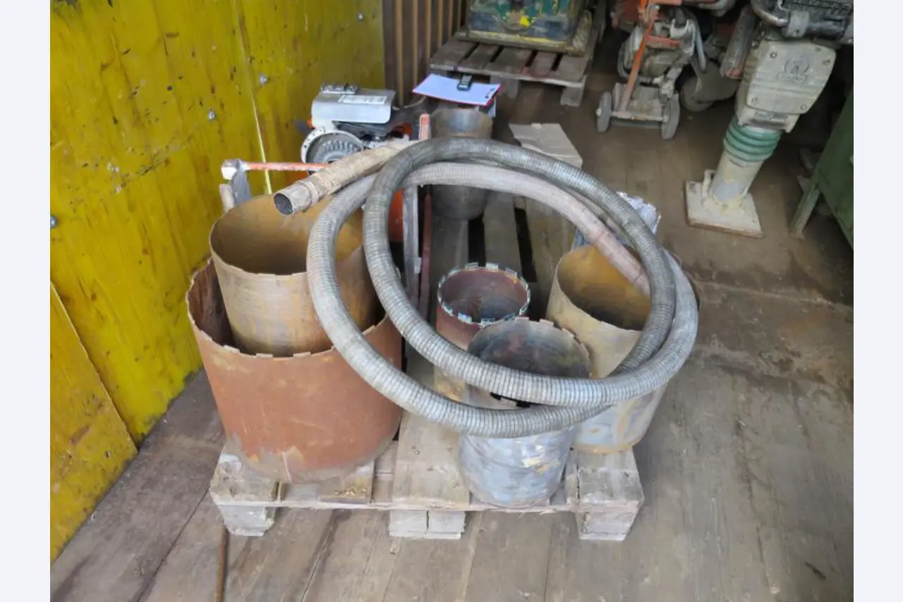 máquinas e equipamentos de construção bem conservados <br>bem como tecnologia de construção de túneis-2