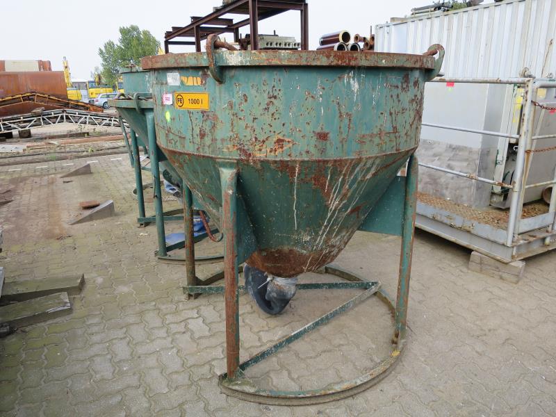 dobro vzdrževani gradbeni stroji in oprema <br>kot tudi tehnologija gradnje predorov.-1