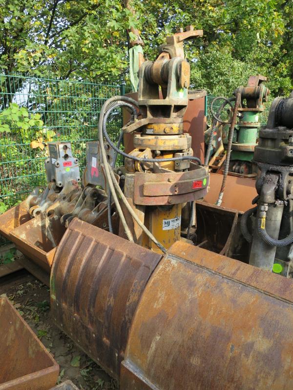 des machines et engins de chantier bien entretenus <br>ainsi que la technique de creusement des tunnels-1