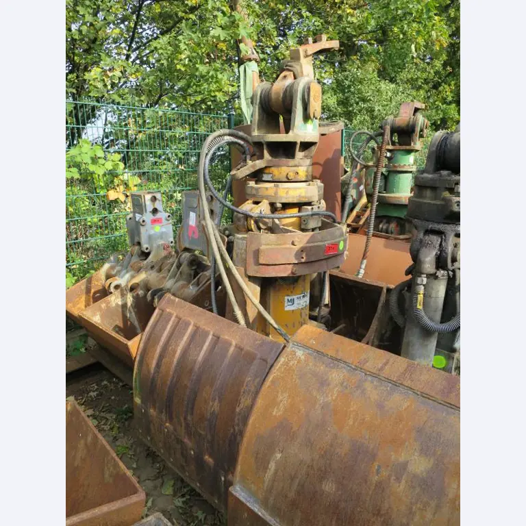 des machines et engins de chantier bien entretenus <br>ainsi que la technique de creusement des tunnels-1