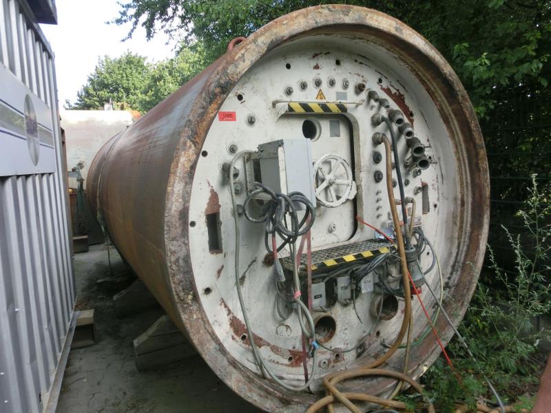 des machines et engins de chantier bien entretenus <br>ainsi que la technique de creusement des tunnels-1