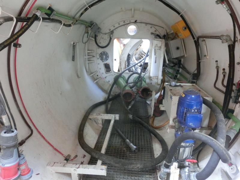 des machines et engins de chantier bien entretenus <br>ainsi que la technique de creusement des tunnels-9