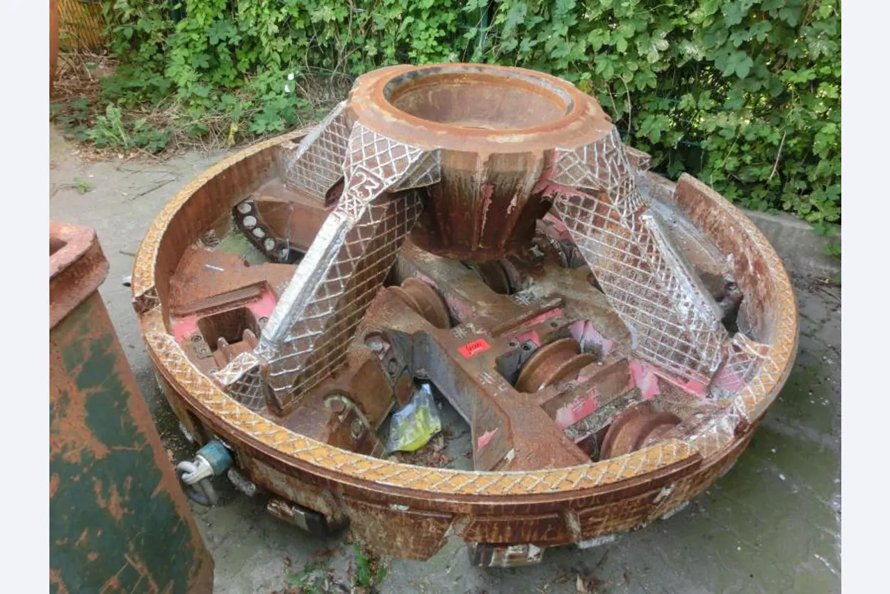gepflegte Baumaschinen und Baugeräte <br>sowie die Tunnelvortriebstechnik-2