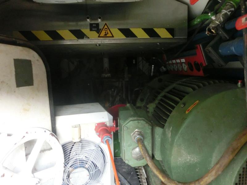 des machines et engins de chantier bien entretenus <br>ainsi que la technique de creusement des tunnels-5