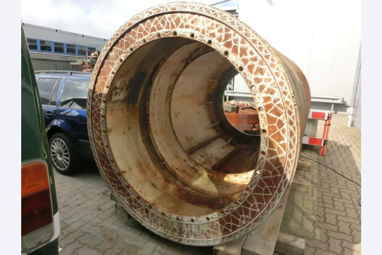 máquinas e equipamentos de construção bem conservados <br>bem como tecnologia de construção de túneis-1