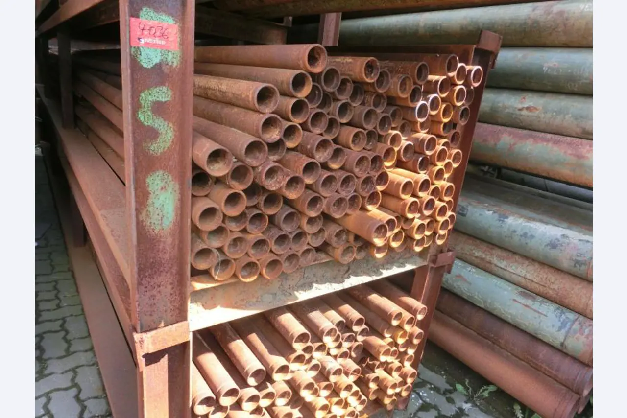 máquinas e equipamentos de construção bem conservados <br>bem como tecnologia de construção de túneis-1