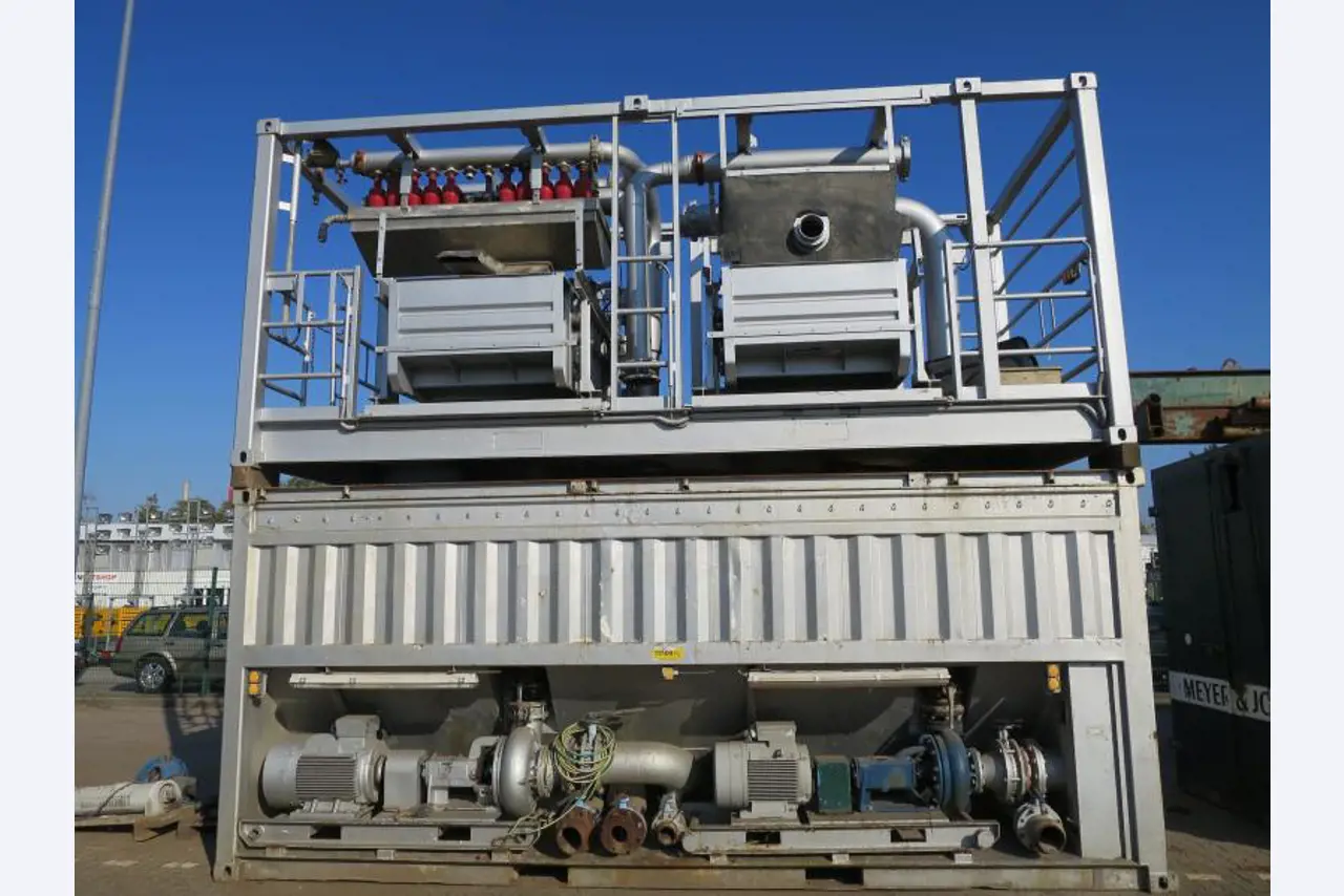 máquinas e equipamentos de construção bem conservados <br>bem como tecnologia de construção de túneis-1