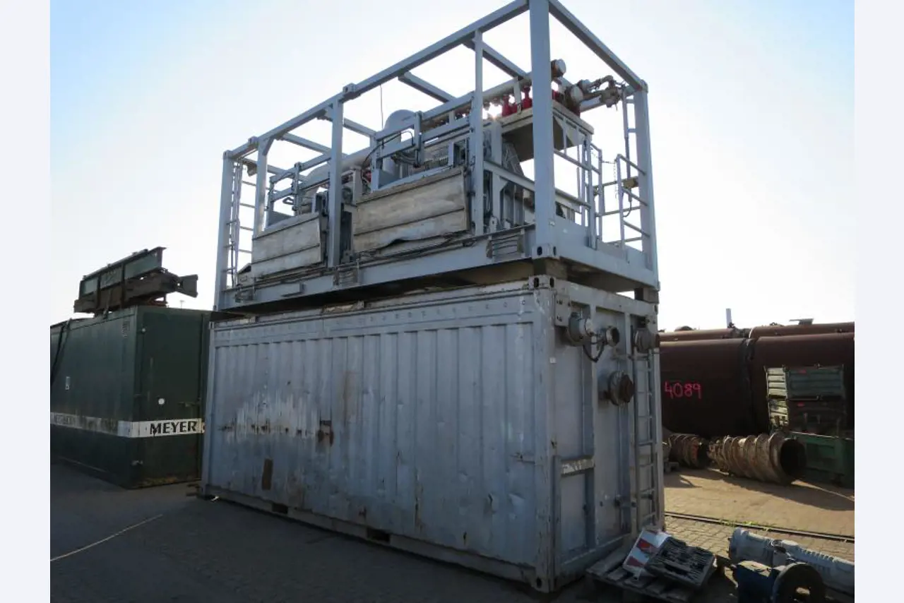 máquinas e equipamentos de construção bem conservados <br>bem como tecnologia de construção de túneis-3