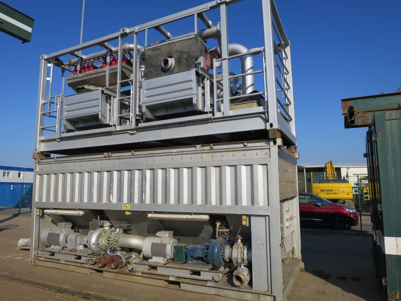 des machines et engins de chantier bien entretenus <br>ainsi que la technique de creusement des tunnels-4