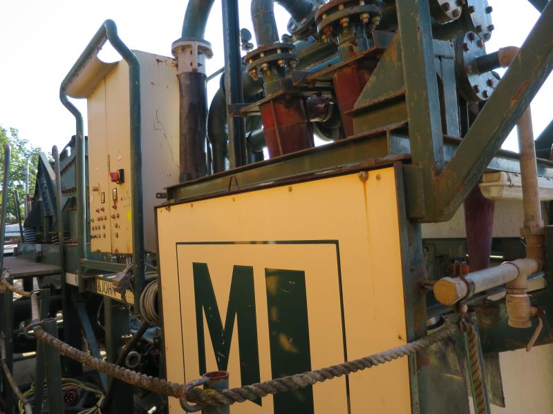 dobro vzdrževani gradbeni stroji in oprema <br>kot tudi tehnologija gradnje predorov.-2