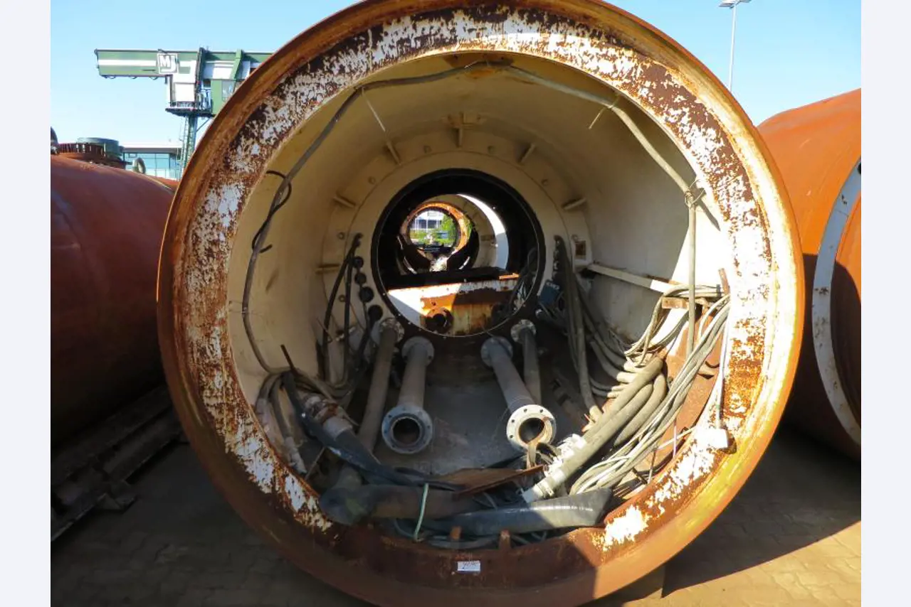 máquinas e equipamentos de construção bem conservados <br>bem como tecnologia de construção de túneis-10