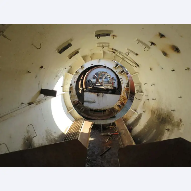 máquinas e equipamentos de construção bem conservados <br>bem como tecnologia de construção de túneis-3