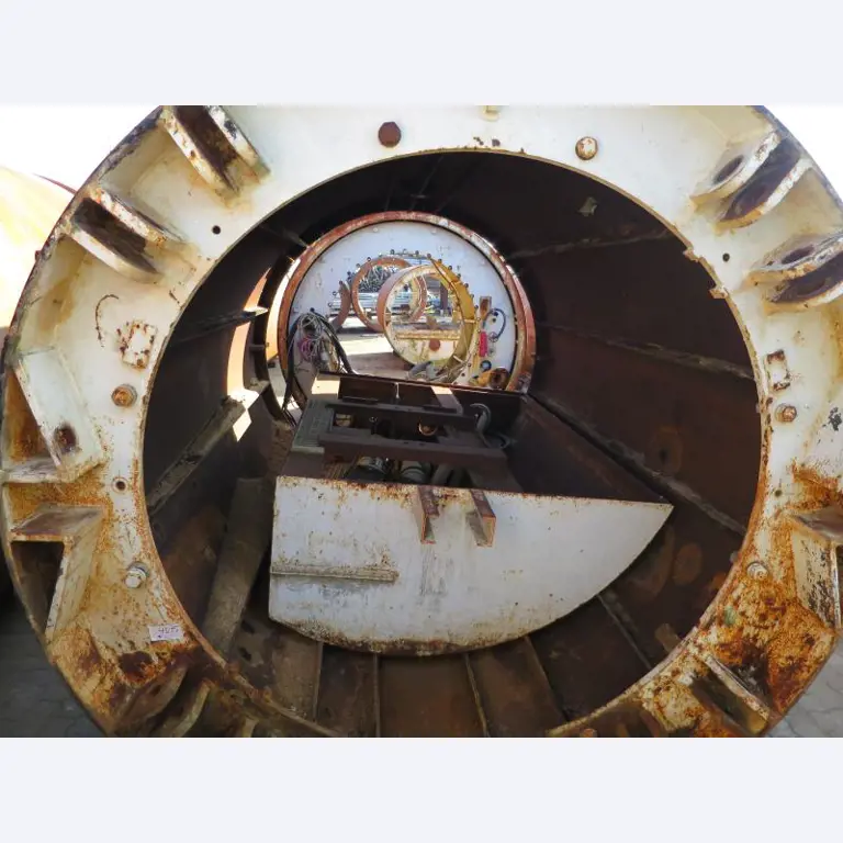 máquinas e equipamentos de construção bem conservados <br>bem como tecnologia de construção de túneis-5