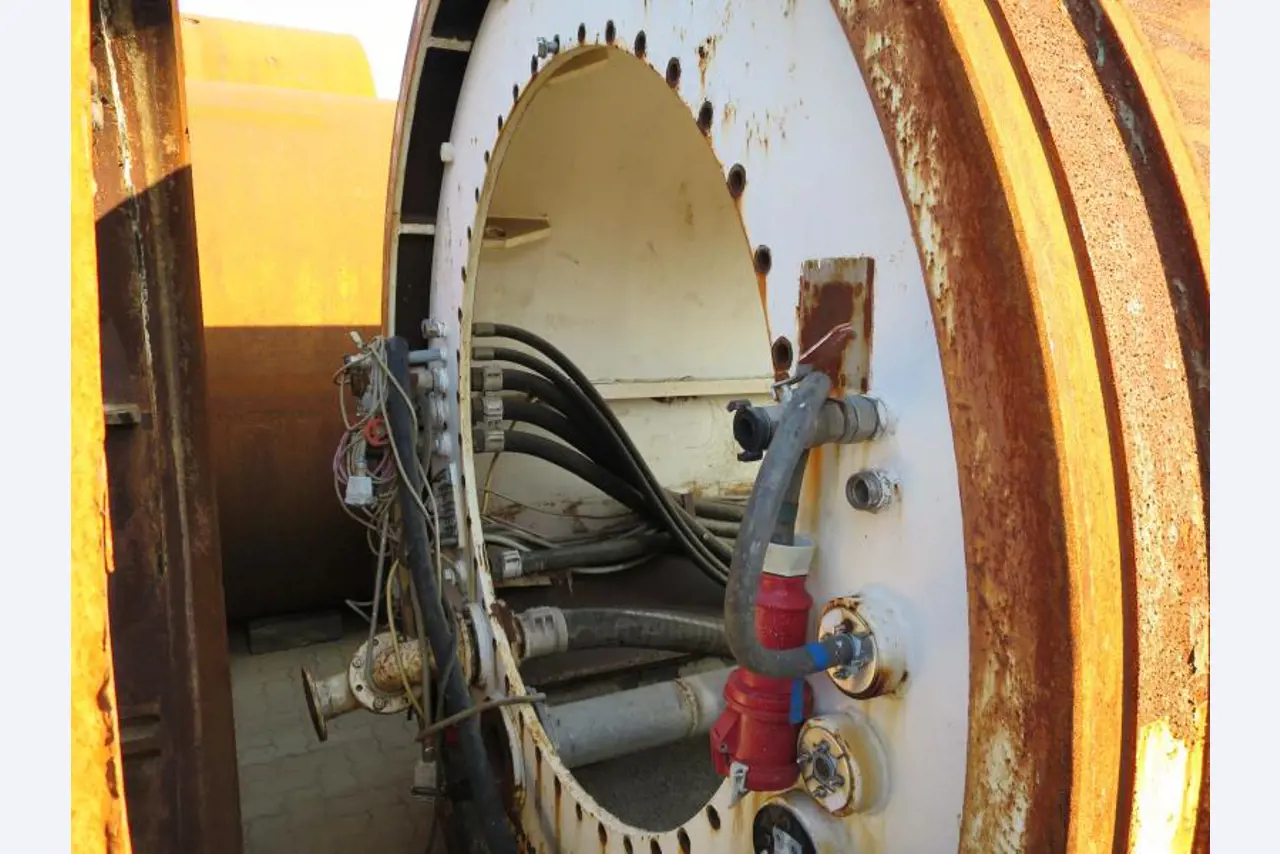 máquinas e equipamentos de construção bem conservados <br>bem como tecnologia de construção de túneis-8